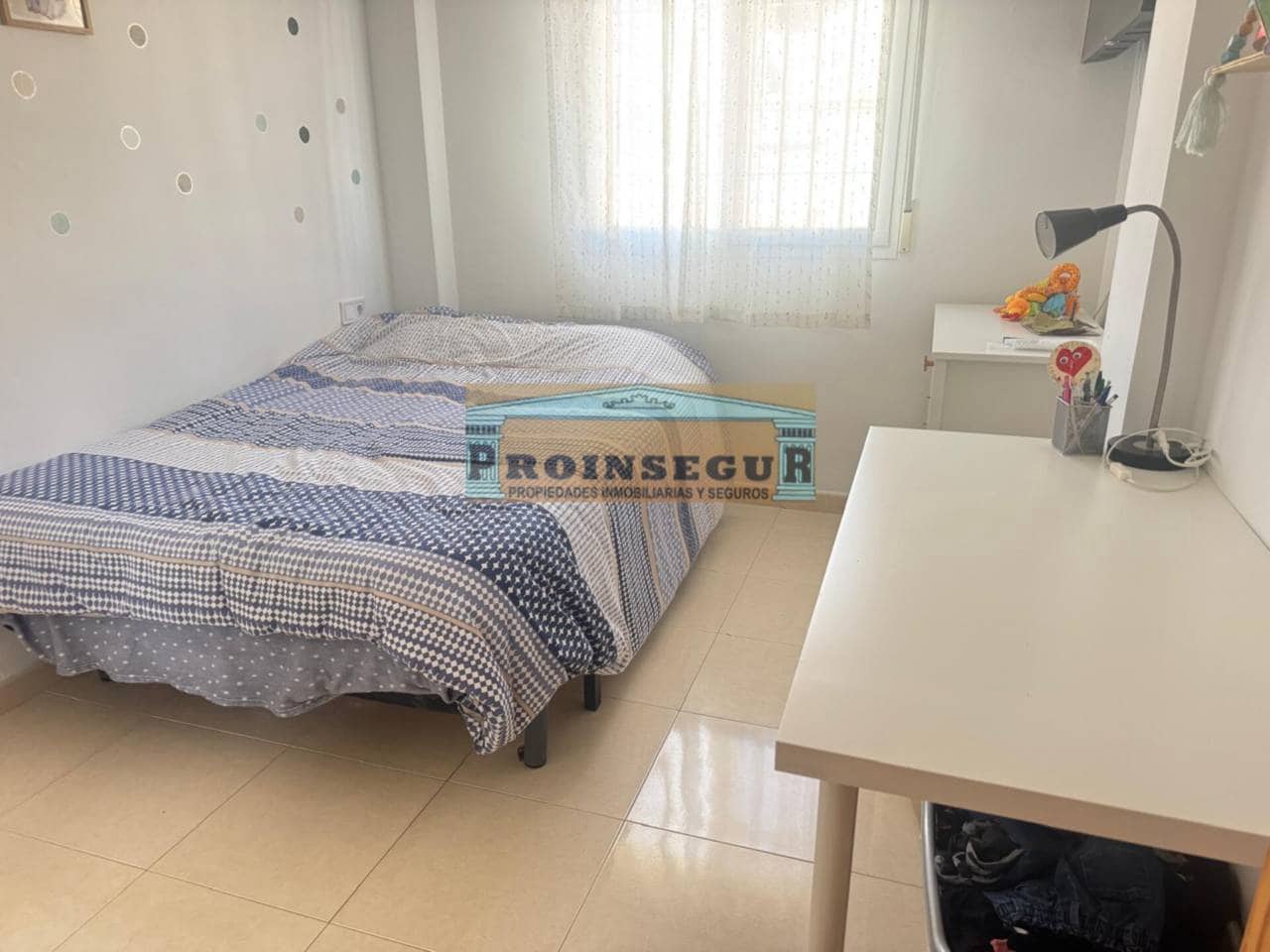 4 chambre Villa/Maison Mitoyenne à vendre à Estacion de Cartama avec piscine garage - 359 000 € (Ref: 9559035)