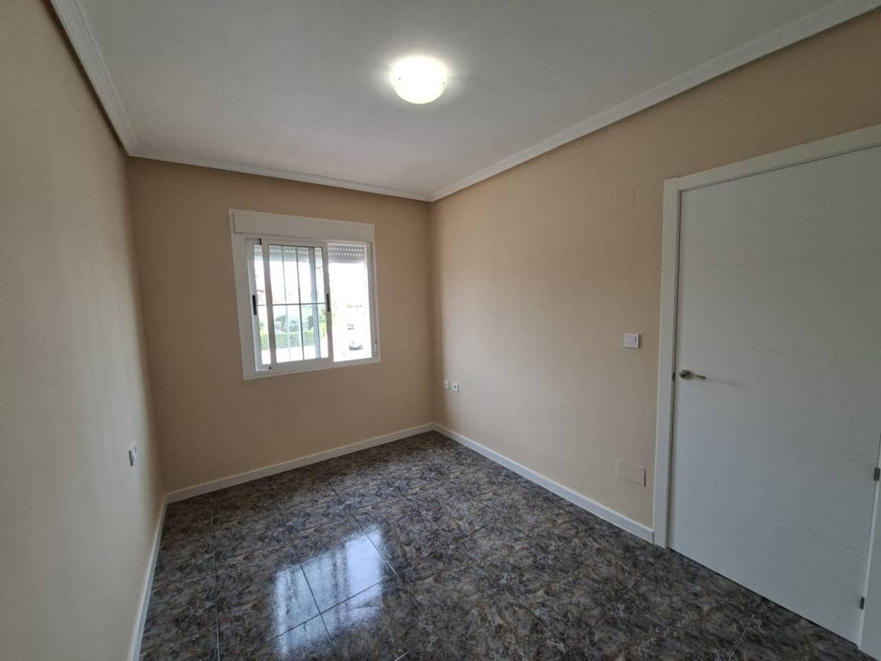 Bungalow de 2 habitaciones en Orihuela en venta con piscina garaje - 149.000 € (Ref: 10080247)