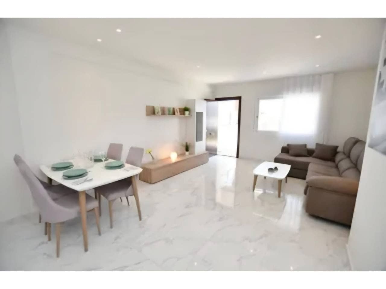 Bungalow de 2 habitaciones en San Miguel de Salinas en venta con piscina garaje - 251.900 € (Ref: 10080248)