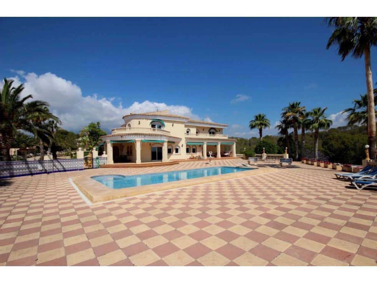 Chalet de 8 habitaciones en Alfaz del Pi / L'Alfàs del Pi en venta con piscina garaje - 1.750.000 € (Ref: 5439958)