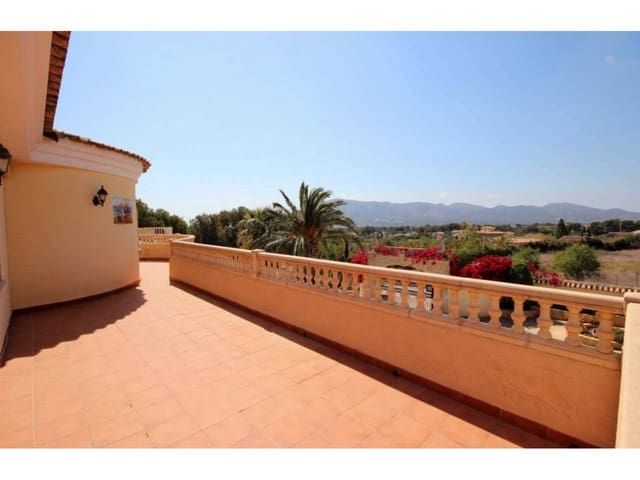 Chalet de 8 habitaciones en Alfaz del Pi / L'Alfàs del Pi en venta con piscina garaje - 1.750.000 € (Ref: 5439958)