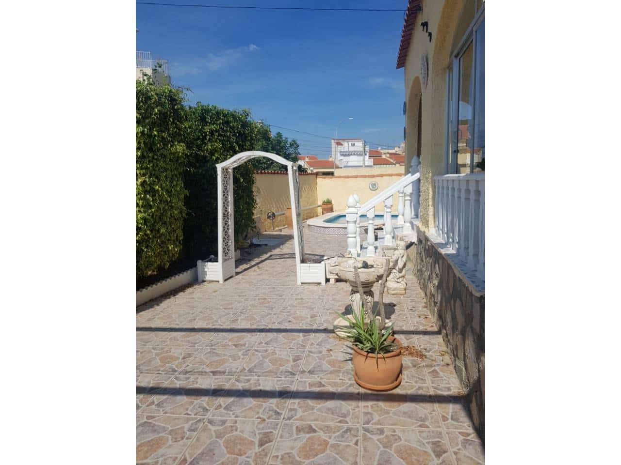 2 soverom Villa til leie i San Fulgencio med svømmebasseng garasje - € 1 000 (Ref: 5440148)