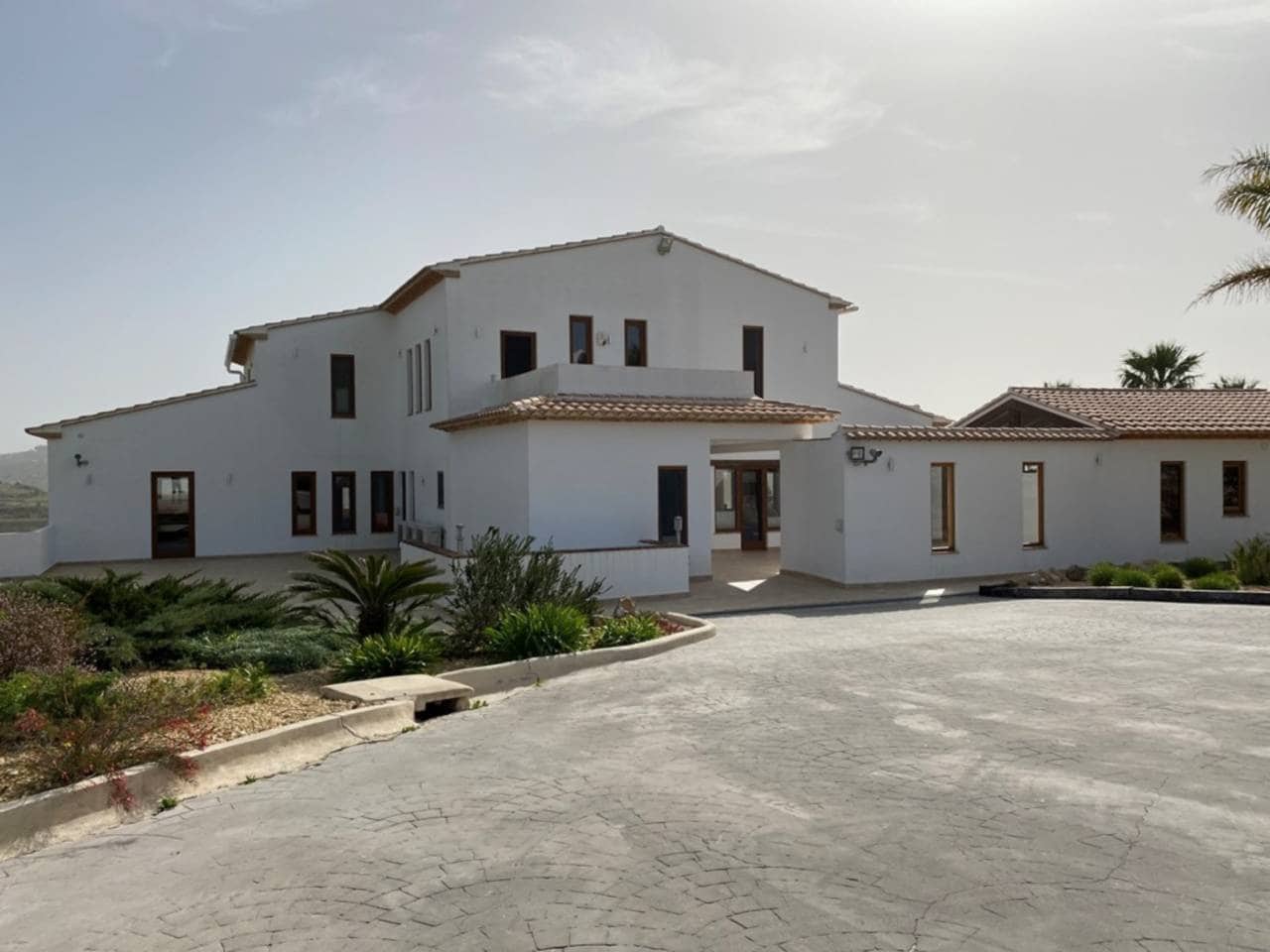 3 bedroom Villa for sale in Benissa with pool garage - € 1,765,000 (Ref: 5440420)
