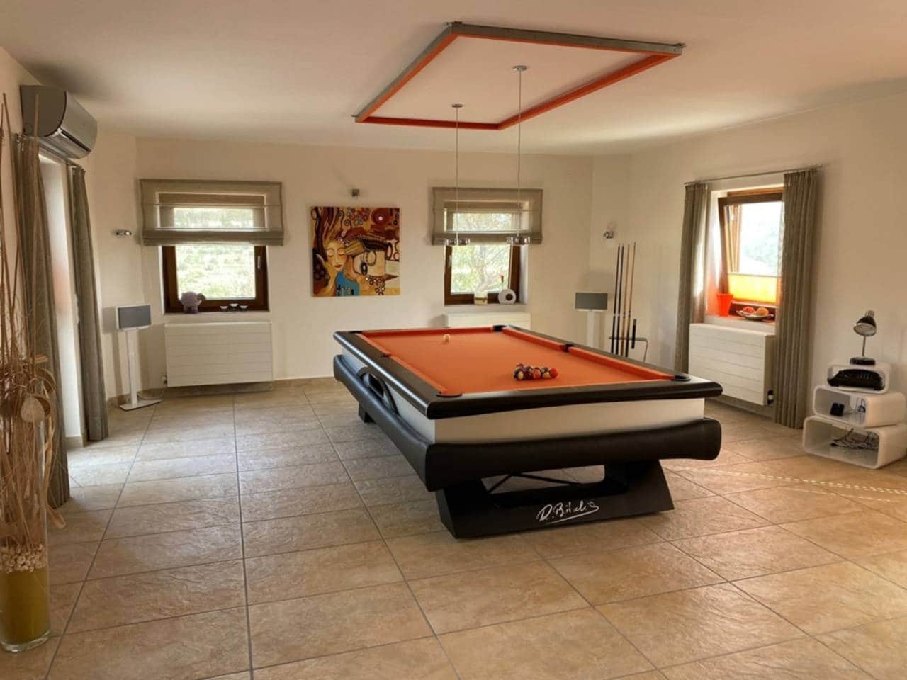 3 bedroom Villa for sale in Benissa with pool garage - € 1,765,000 (Ref: 5440420)