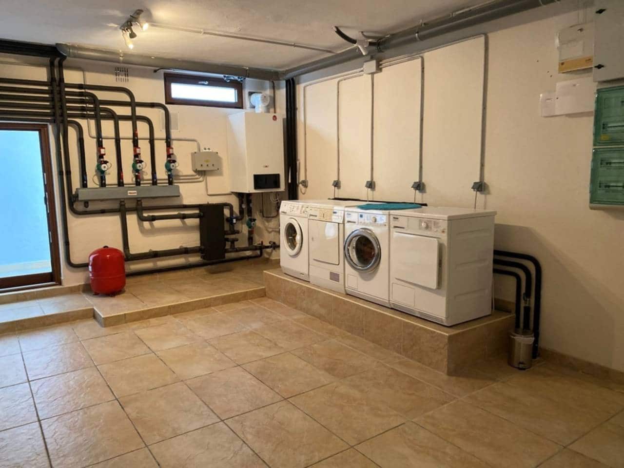 3 bedroom Villa for sale in Benissa with pool garage - € 1,765,000 (Ref: 5440420)