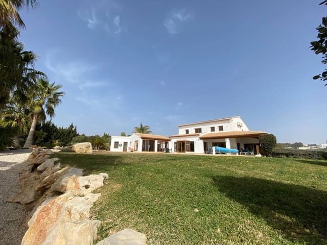 3 bedroom Villa for sale in Benissa with pool garage - € 1,765,000 (Ref: 5440420)