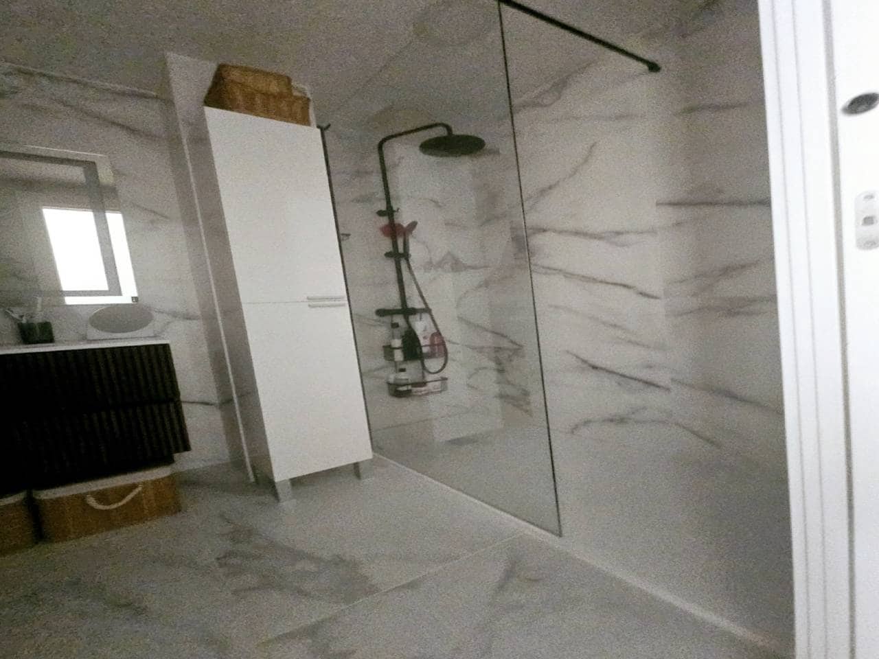 3 bedroom Flat for sale in Benidorm with garage - € 312,000 (Ref: 5440469)