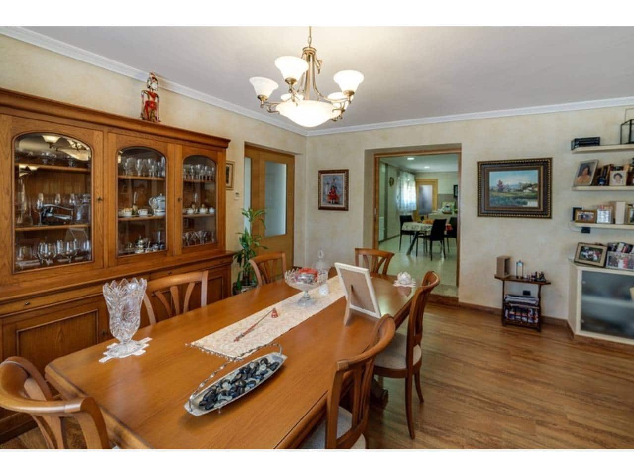 4 bedroom Villa for sale in Los Montesinos with pool garage - € 900,000 (Ref: 5991909)