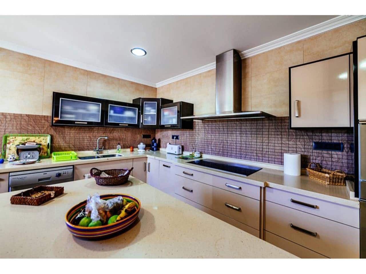 4 bedroom Villa for sale in Los Montesinos with pool garage - € 900,000 (Ref: 5991909)