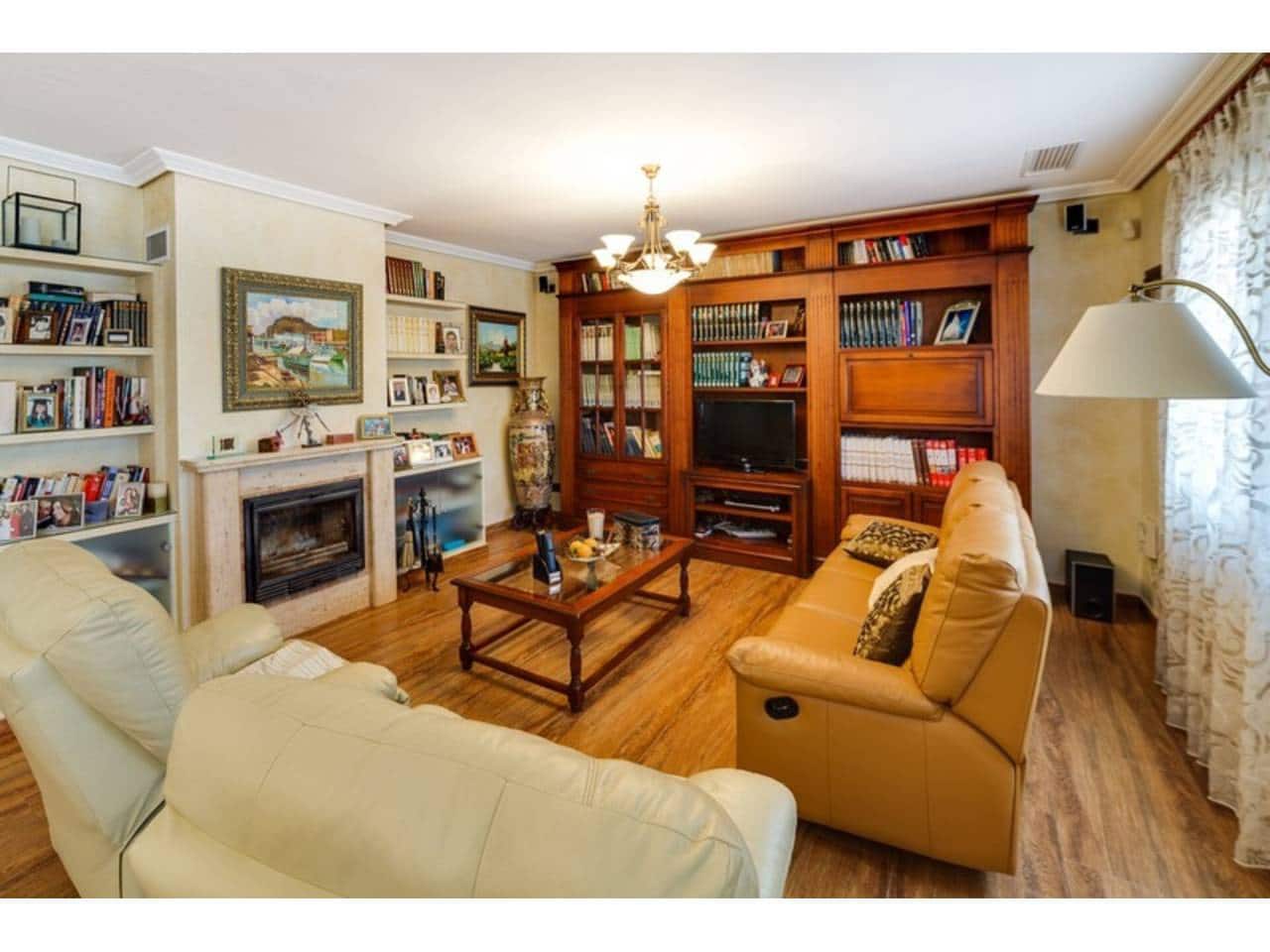 4 bedroom Villa for sale in Los Montesinos with pool garage - € 900,000 (Ref: 5991909)