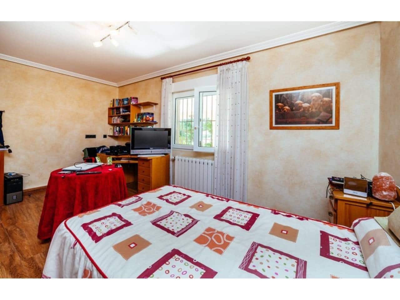 4 bedroom Villa for sale in Los Montesinos with pool garage - € 900,000 (Ref: 5991909)