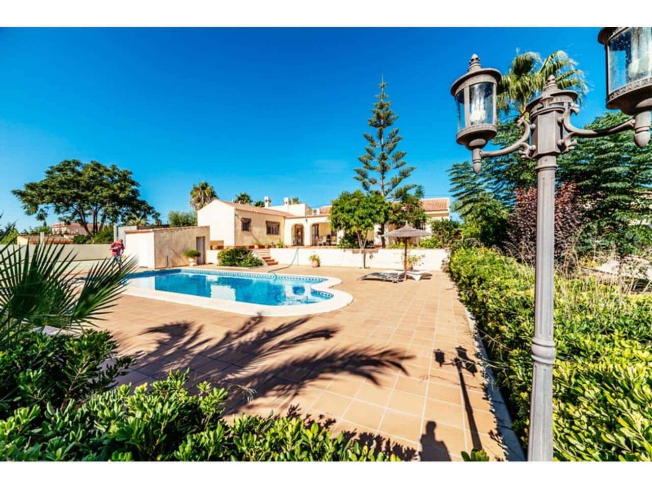 4 bedroom Villa for sale in Los Montesinos with pool garage - € 900,000 (Ref: 5991909)