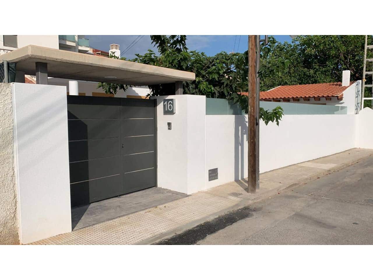 3 bedroom Villa for rent in El Campello with pool garage - € 3,200 (Ref: 6276944)