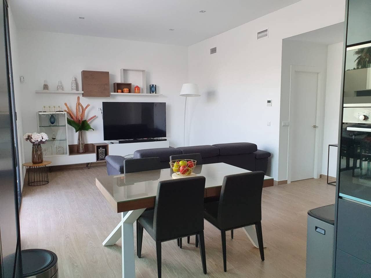 4 bedroom Villa for rent in Pilar de la Horadada with pool - € 2,350 (Ref: 6301020)