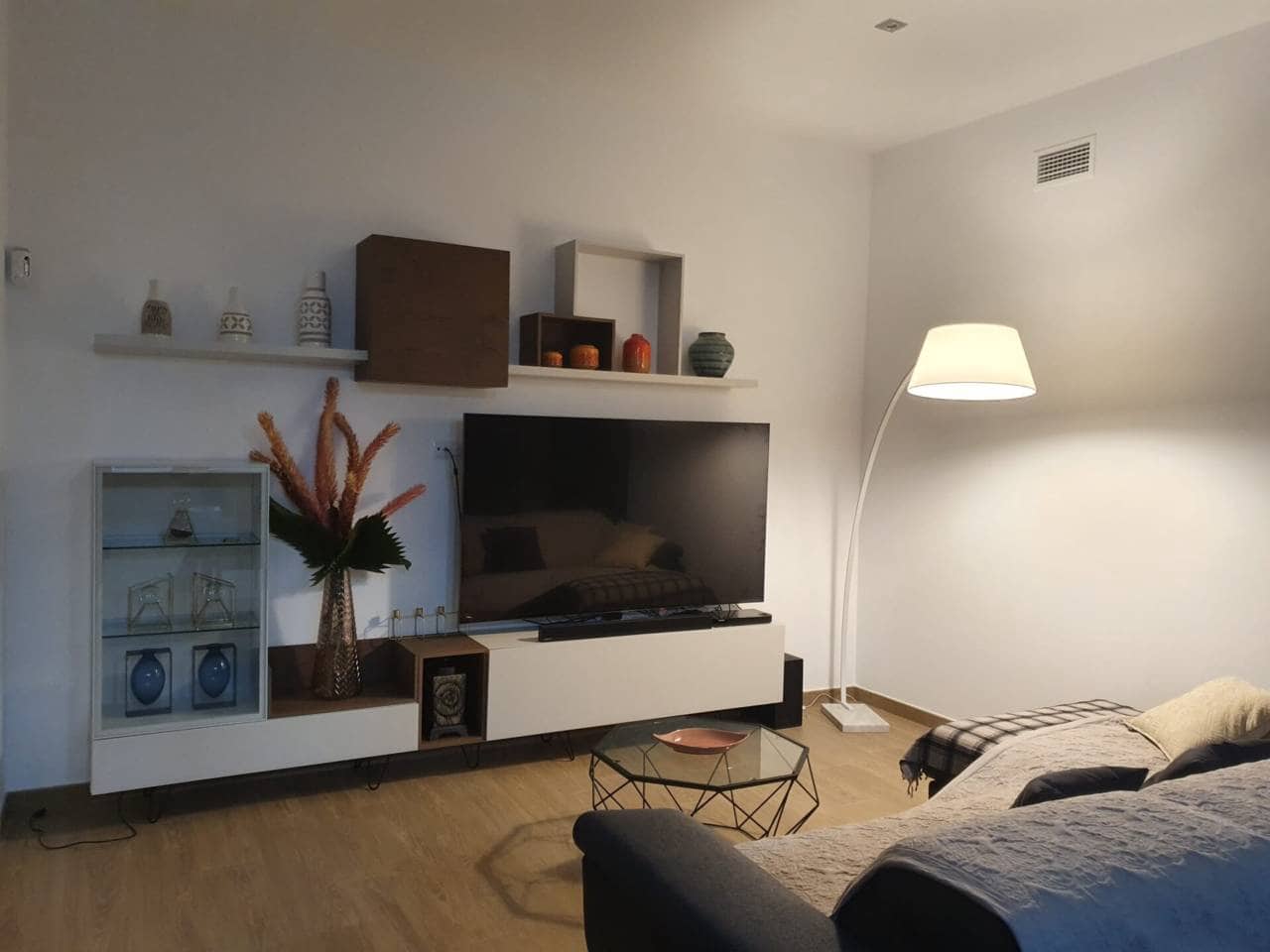 4 bedroom Villa for rent in Pilar de la Horadada with pool - € 2,350 (Ref: 6301020)