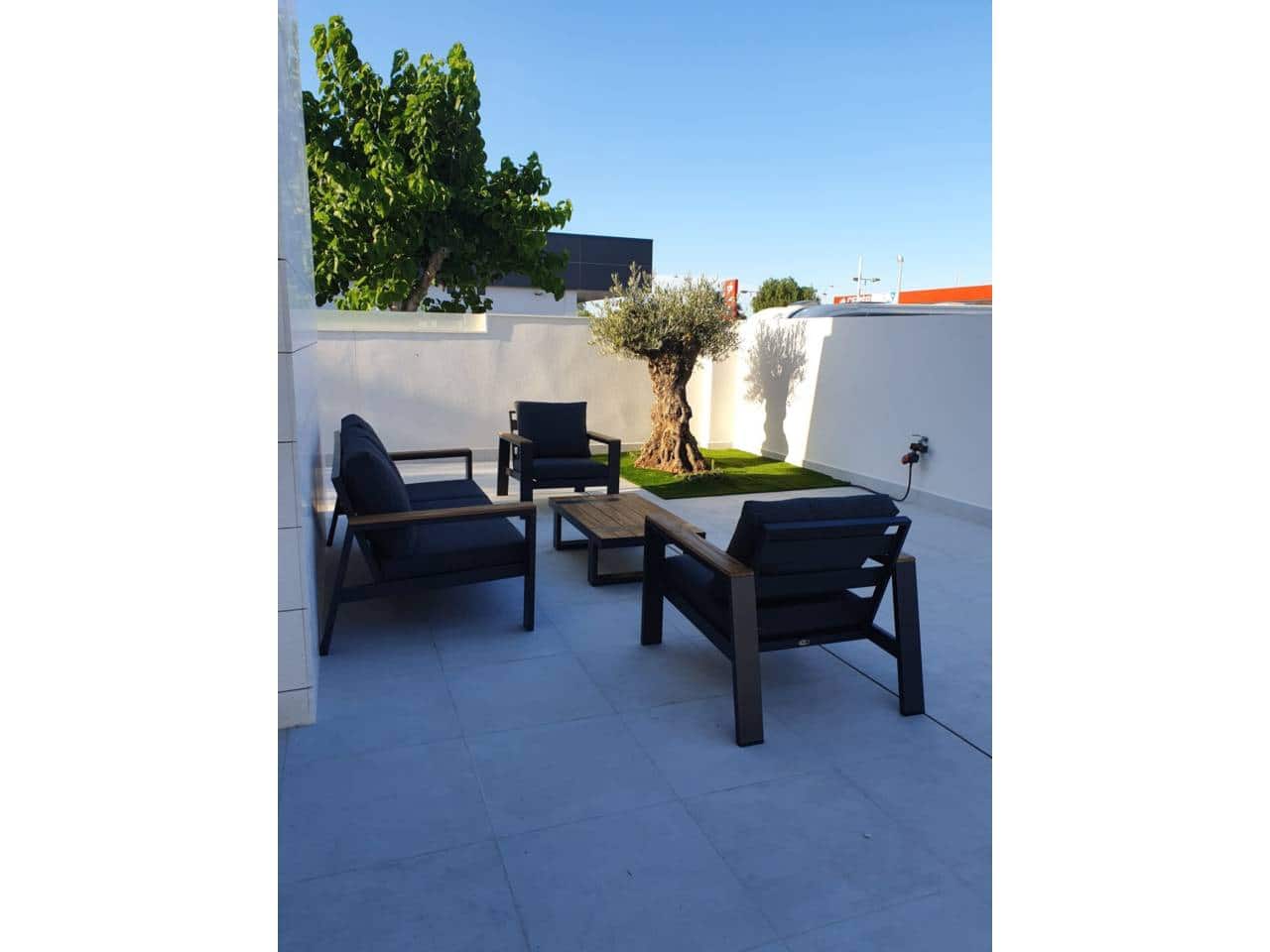 4 bedroom Villa for rent in Pilar de la Horadada with pool - € 2,350 (Ref: 6301020)