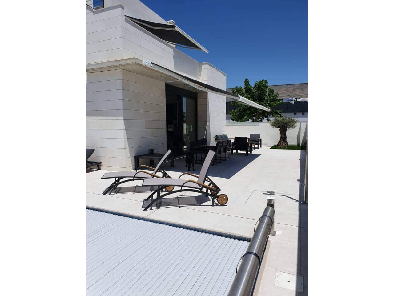 4 bedroom Villa for rent in Pilar de la Horadada with pool - € 2,350 (Ref: 6301020)