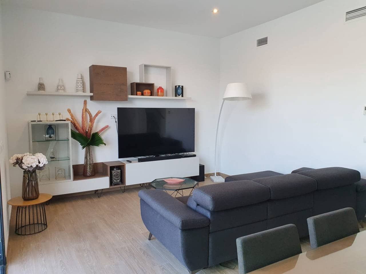 4 bedroom Villa for rent in Pilar de la Horadada with pool - € 2,350 (Ref: 6301020)