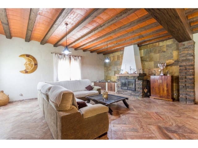 5 bedroom Villa for rent in Sax with pool garage - € 3,000 (Ref: 6414947)