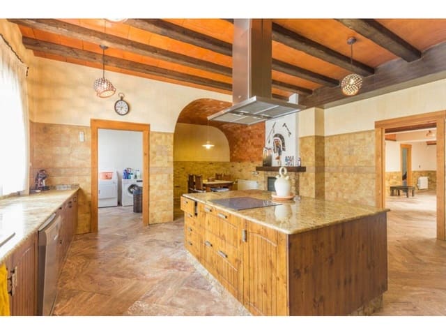 5 bedroom Villa for rent in Sax with pool garage - € 3,000 (Ref: 6414947)