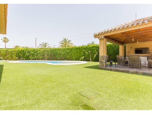 5 bedroom Villa for rent in Sax with pool garage - € 3,000 (Ref: 6414947)