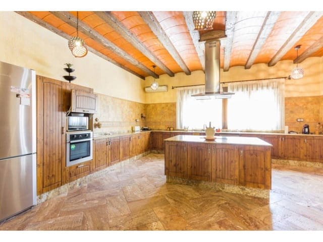 5 bedroom Villa for rent in Sax with pool garage - € 3,000 (Ref: 6414947)