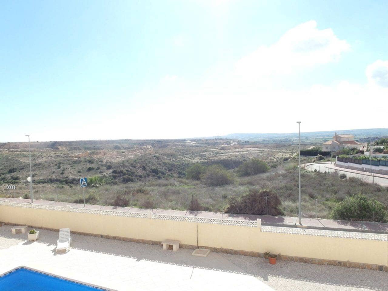 4 camera da letto Villa in vendita in Acequia de los Palacios con piscina - 398.000 € (Rif: 6565037)