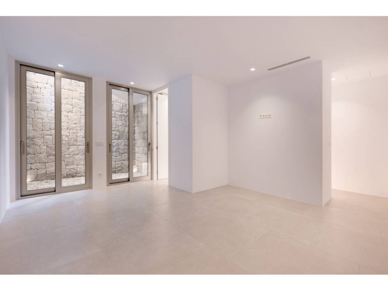 4 bedroom Cave House for sale in Moraira with pool - € 2,300,000 (Ref: 6795329)