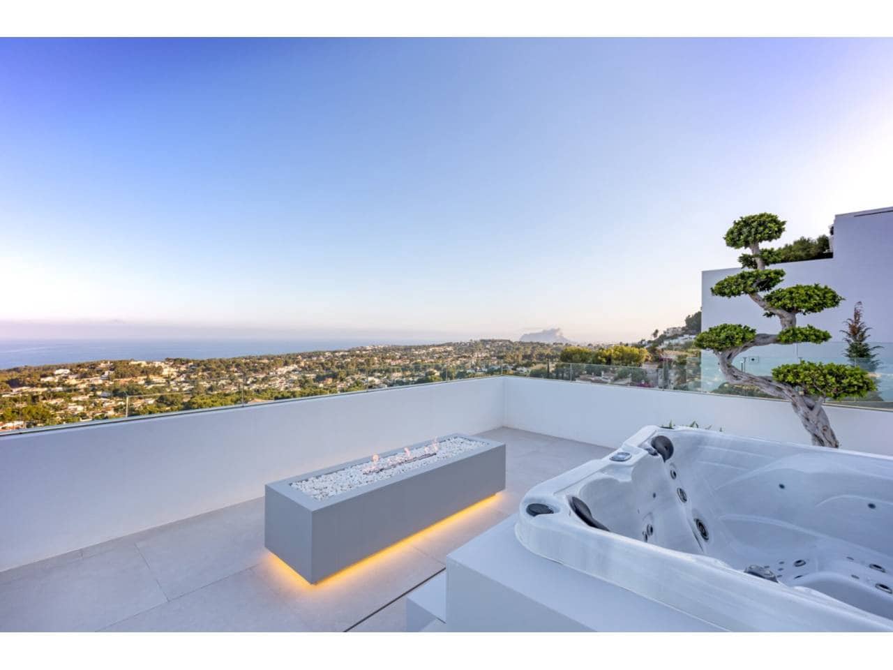 4 bedroom Cave House for sale in Moraira with pool - € 2,300,000 (Ref: 6795329)