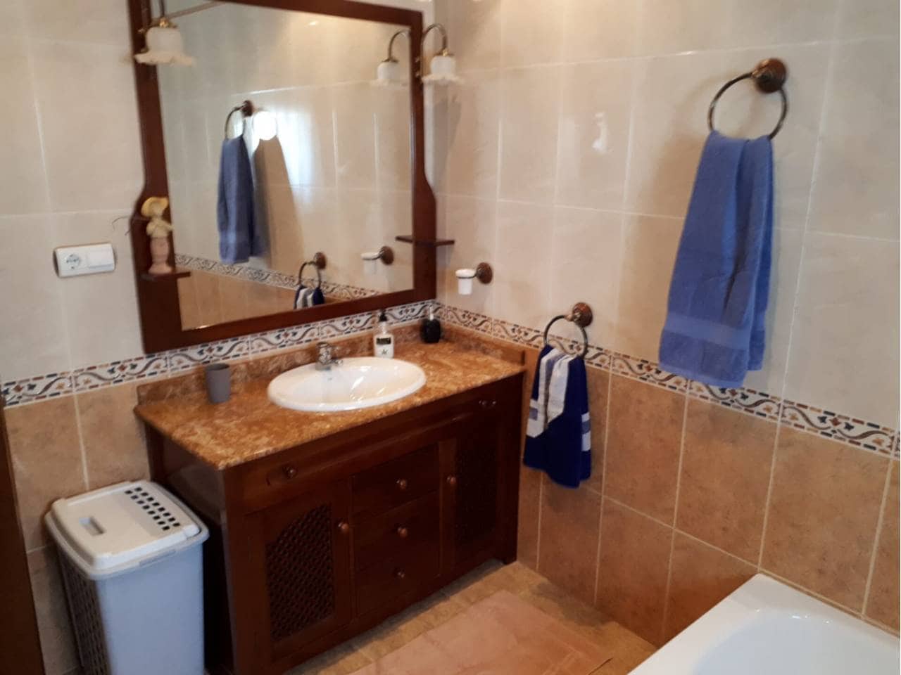 11 bedroom Villa for sale in Las Virtudes with pool garage - € 620,000 (Ref: 7006053)