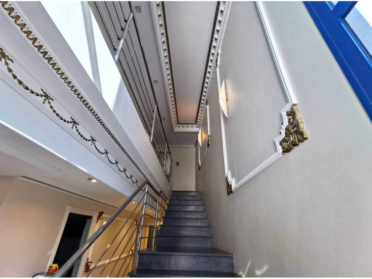 5 bedroom Villa for sale in Altea with pool garage - € 898,000 (Ref: 7070147)