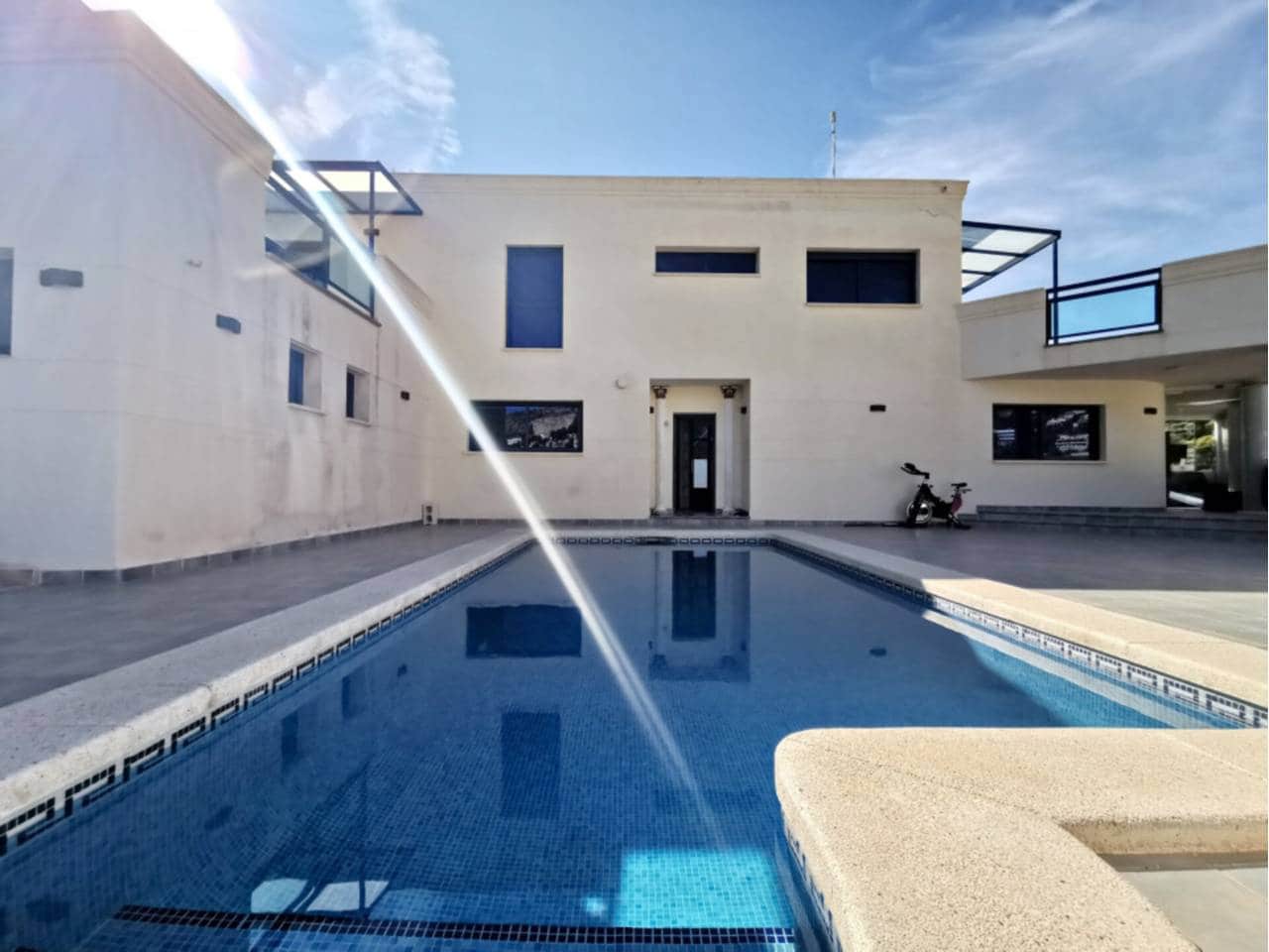 5 bedroom Villa for sale in Altea with pool garage - € 898,000 (Ref: 7070147)
