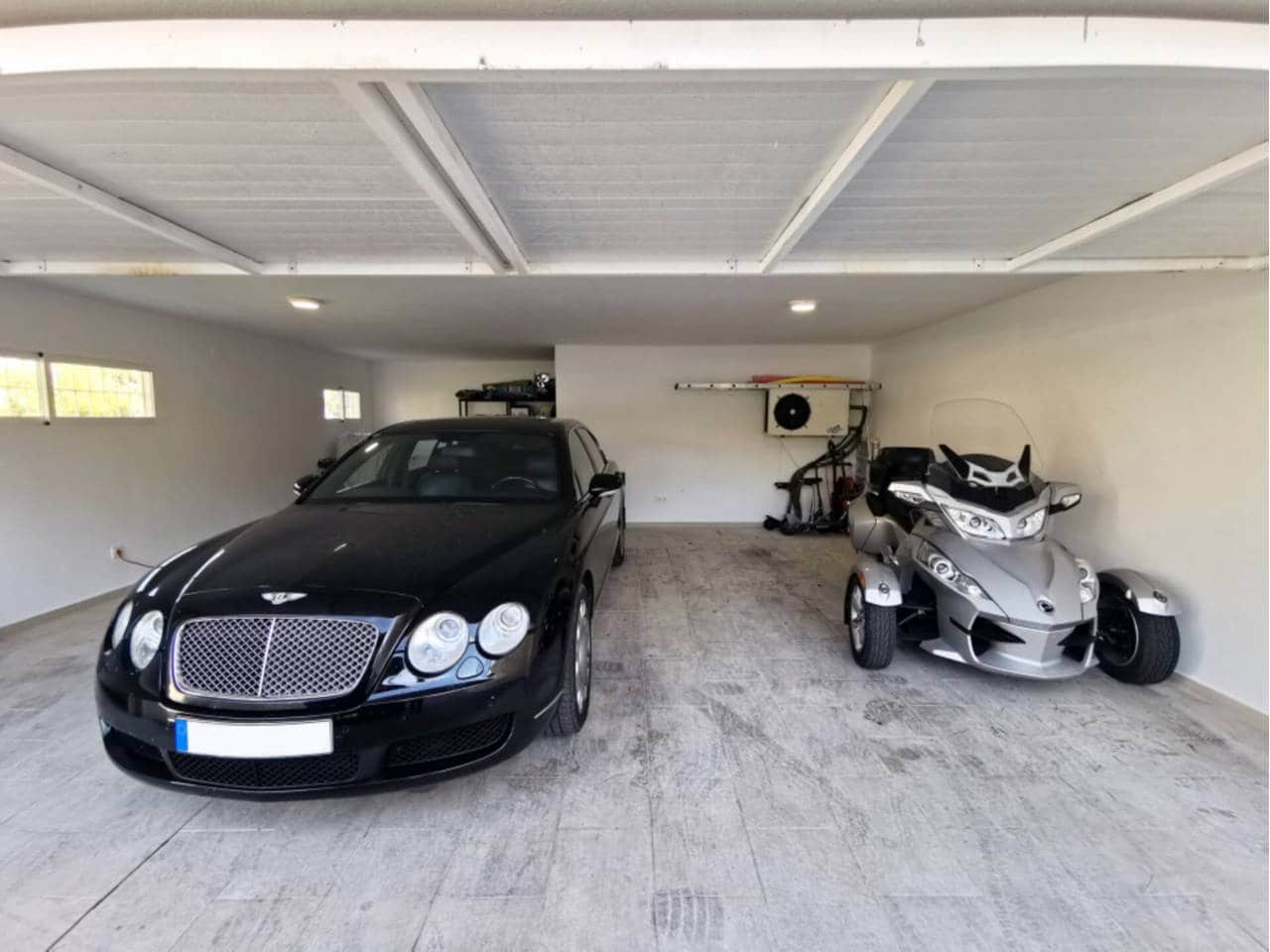 5 bedroom Villa for sale in Altea with pool garage - € 898,000 (Ref: 7070147)