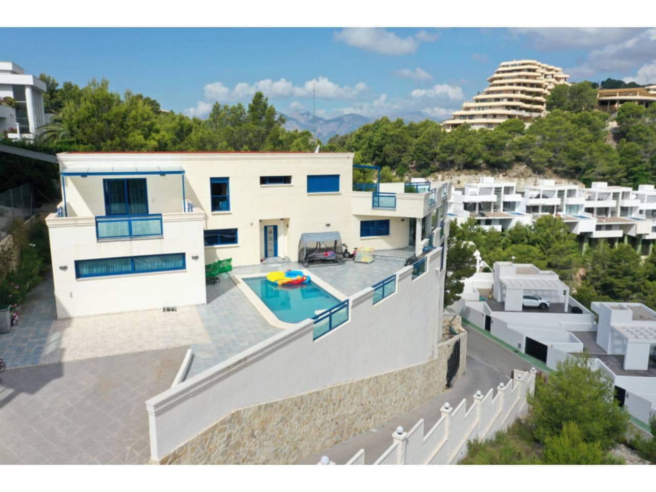 5 bedroom Villa for sale in Altea with pool garage - € 898,000 (Ref: 7070147)
