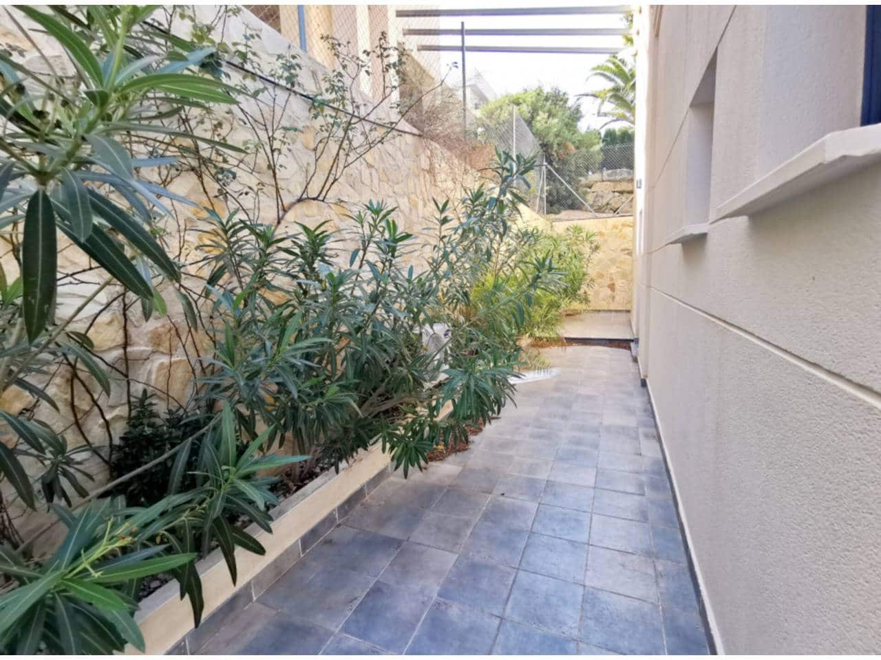 5 bedroom Villa for sale in Altea with pool garage - € 898,000 (Ref: 7070147)