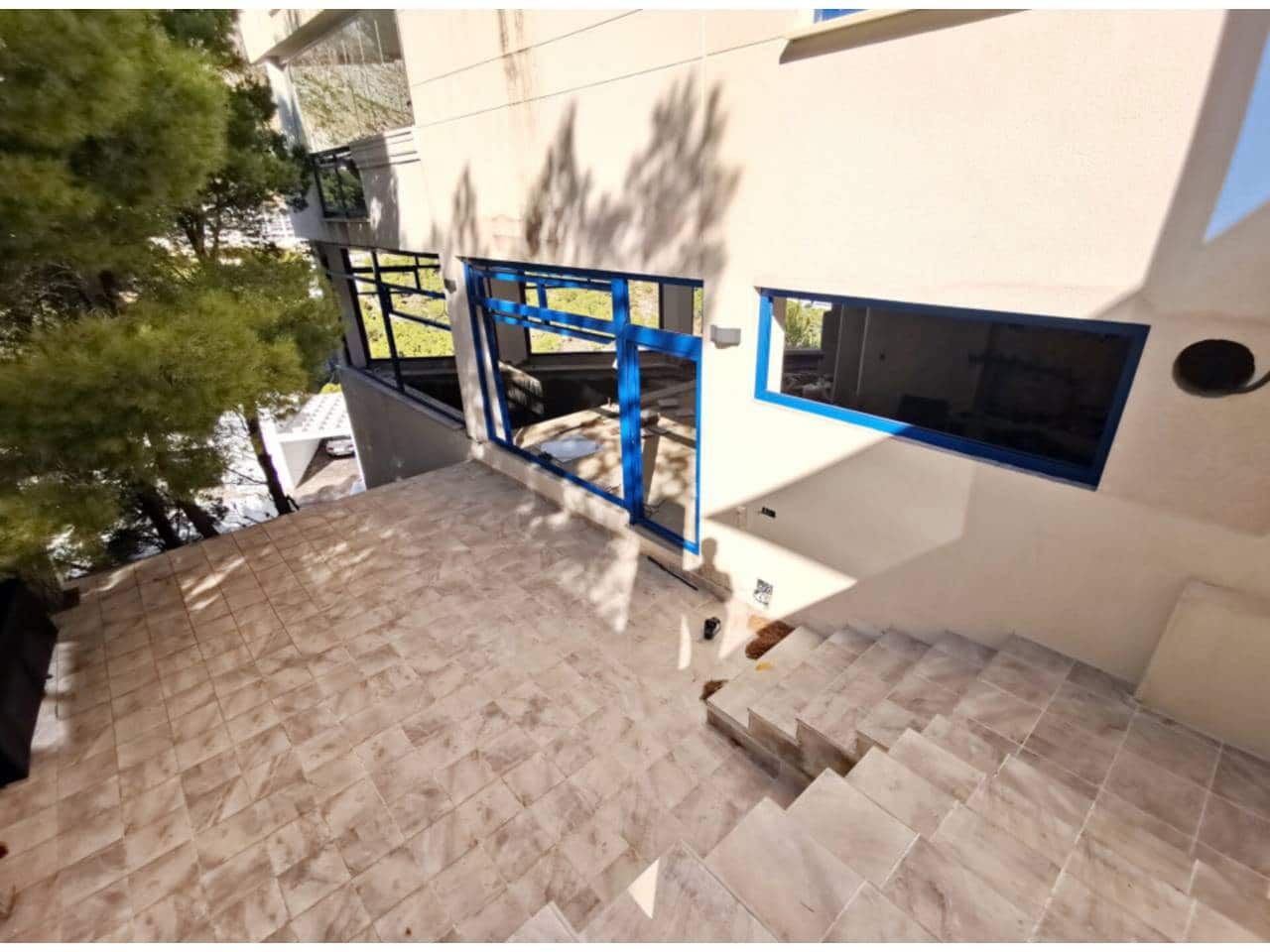 5 bedroom Villa for sale in Altea with pool garage - € 898,000 (Ref: 7070147)