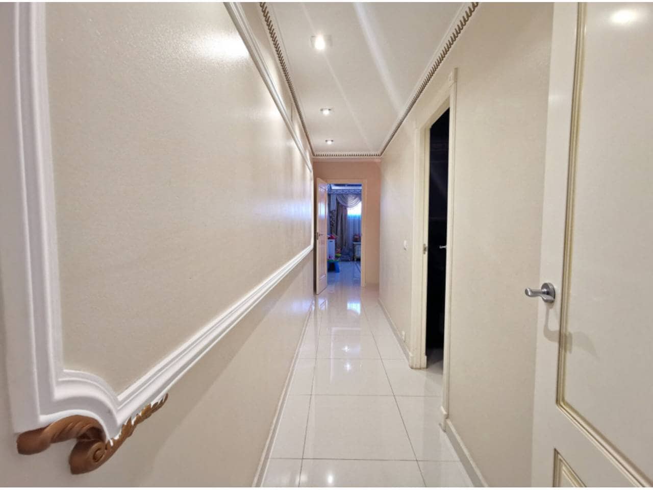 5 bedroom Villa for sale in Altea with pool garage - € 898,000 (Ref: 7070147)