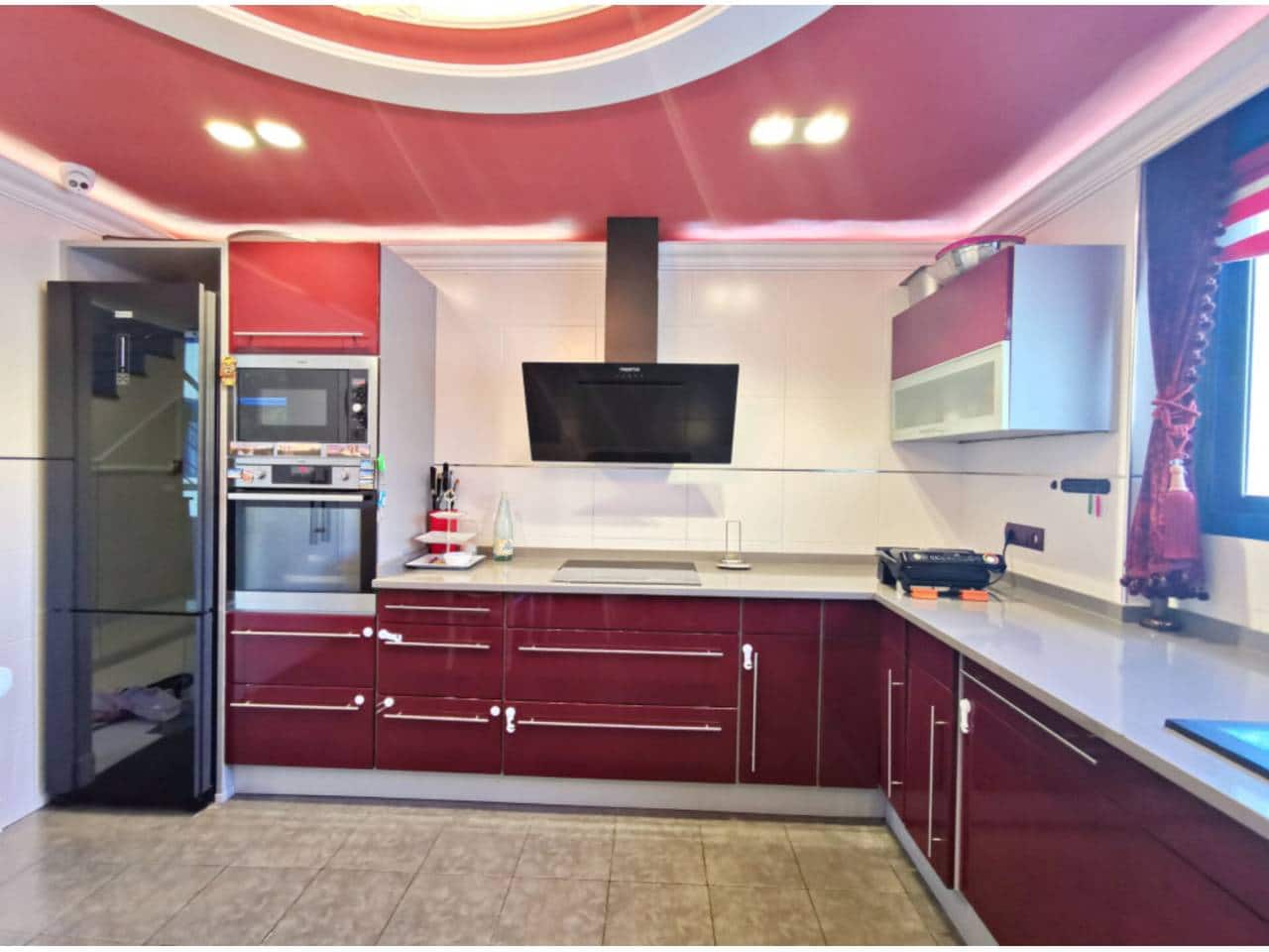 5 bedroom Villa for sale in Altea with pool garage - € 898,000 (Ref: 7070147)