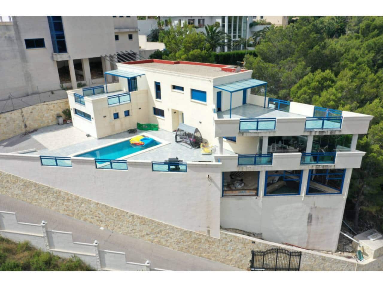 5 bedroom Villa for sale in Altea with pool garage - € 898,000 (Ref: 7070147)