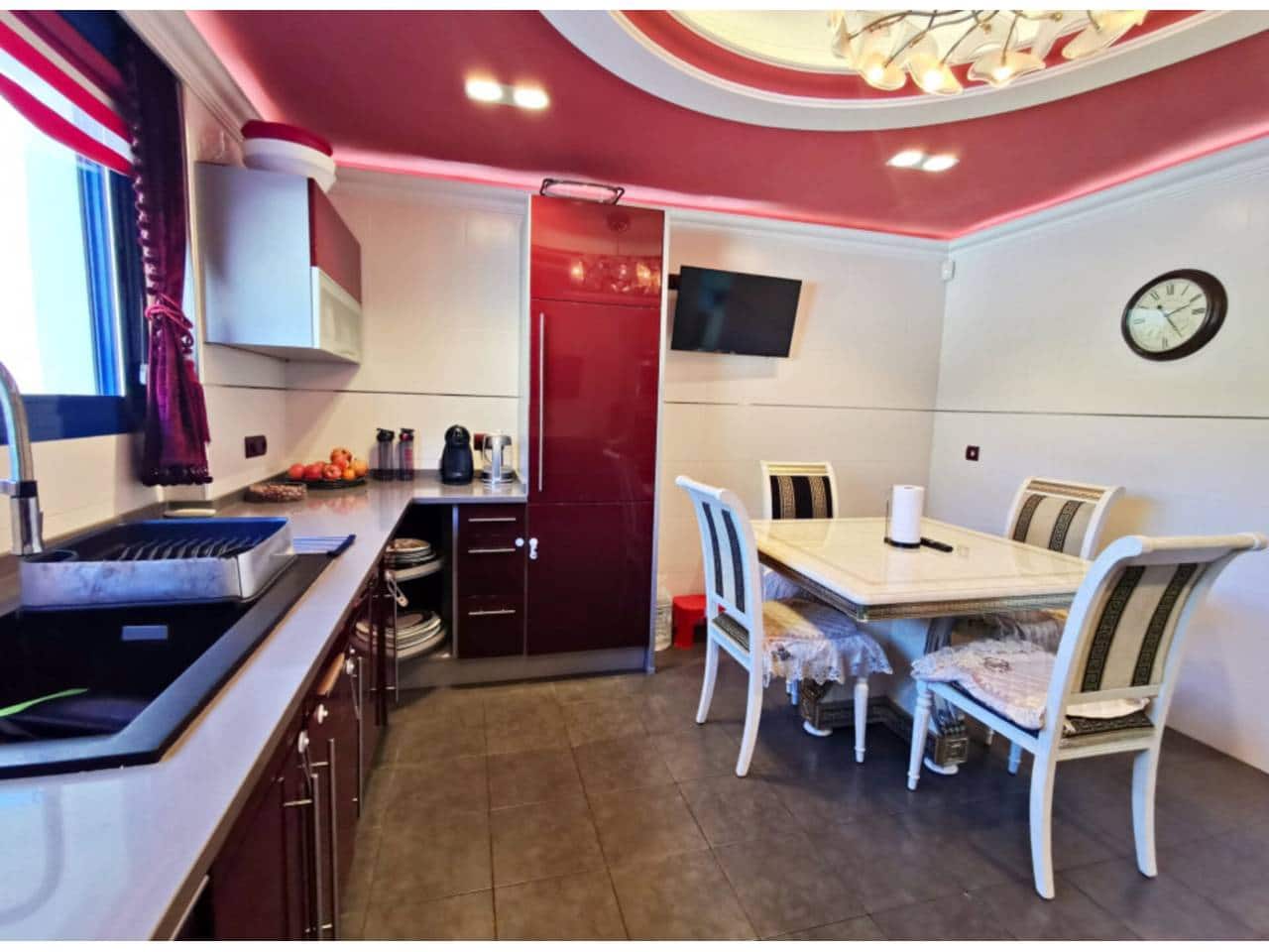 5 bedroom Villa for sale in Altea with pool garage - € 898,000 (Ref: 7070147)