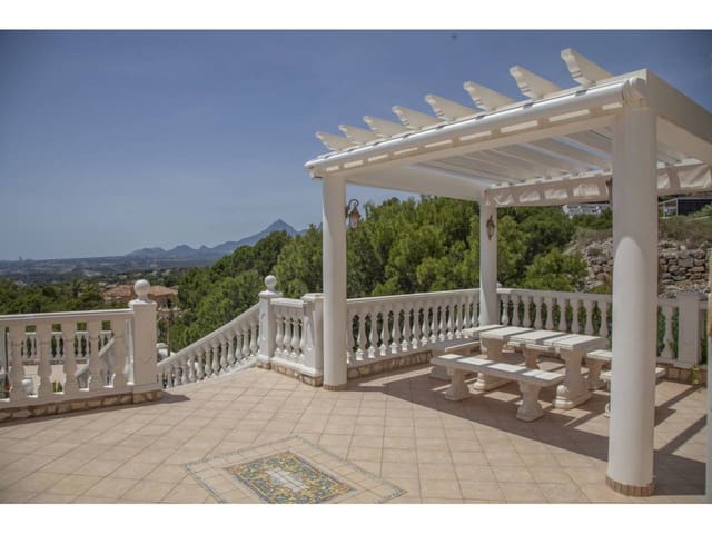 5 sypialnia Willa na sprzedaż w Altea la Vella, Altea z basenem garażem - 4 300 000 € (Ref: 7209681)