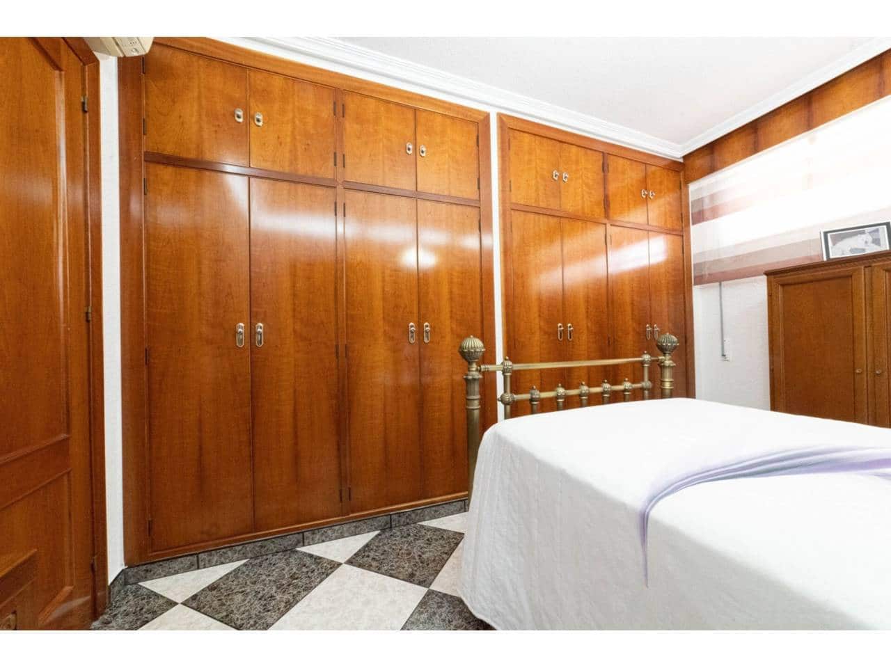 3 soveværelse Penthouse til salg i Benidorm med garage - € 795.000 (Ref: 7212088)