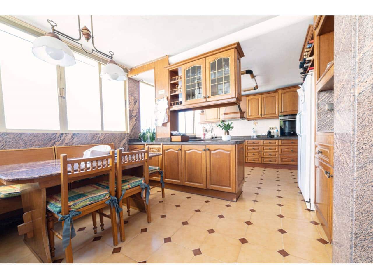 3 soveværelse Penthouse til salg i Benidorm med garage - € 795.000 (Ref: 7212088)