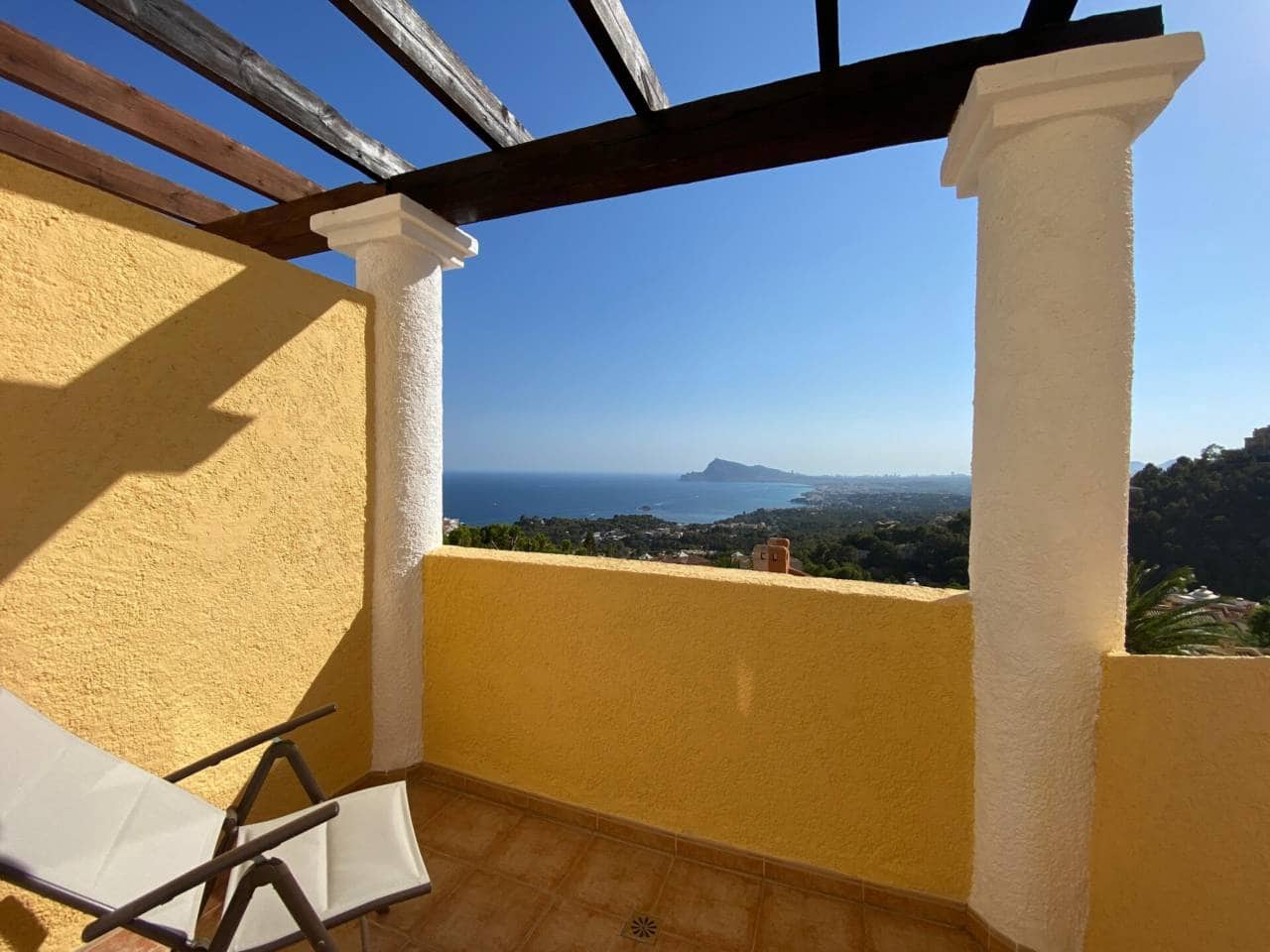 3 quarto Bungalow para arrendar em Altea la Vella com piscina garagem - 2 000 € (Ref: 7627747)
