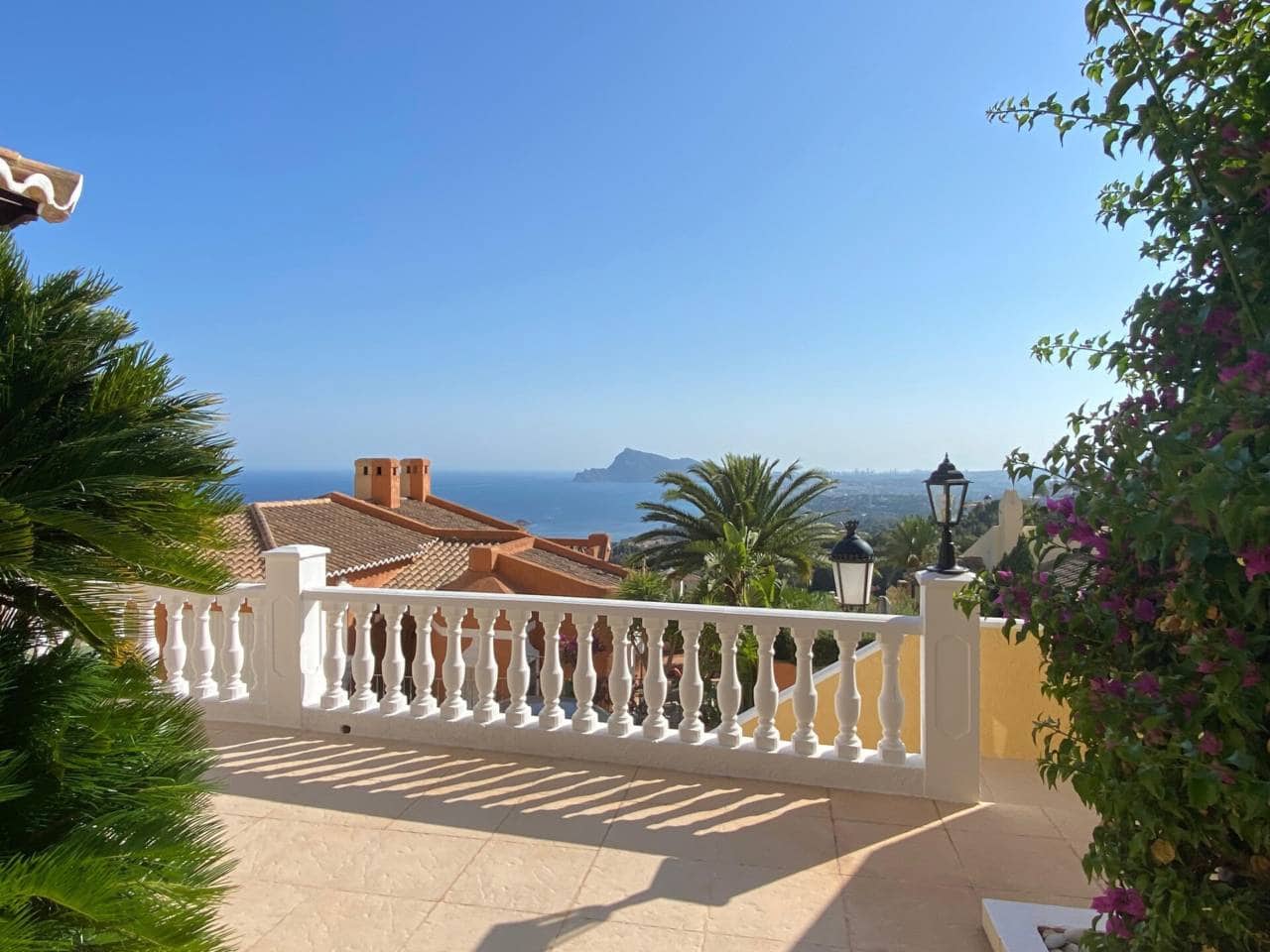 3 quarto Bungalow para arrendar em Altea la Vella com piscina garagem - 2 000 € (Ref: 7627747)