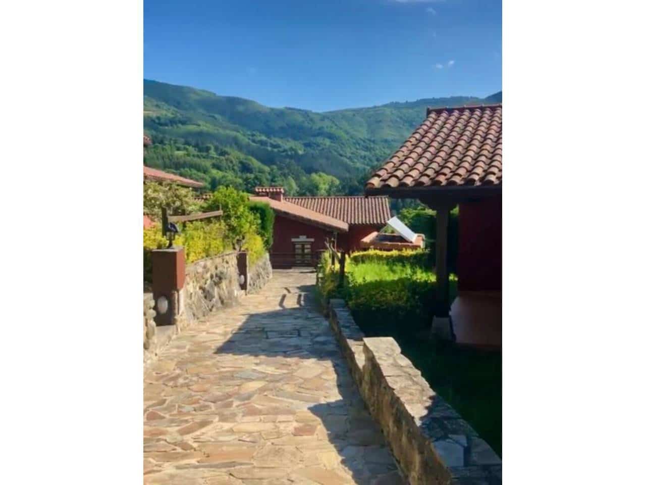 Hotel til salg i Rionansa - € 900.000 (Ref: 7627767)