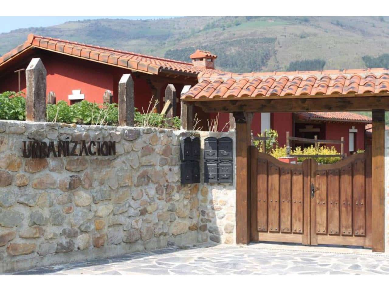 Hotel til salg i Rionansa - € 900.000 (Ref: 7627767)