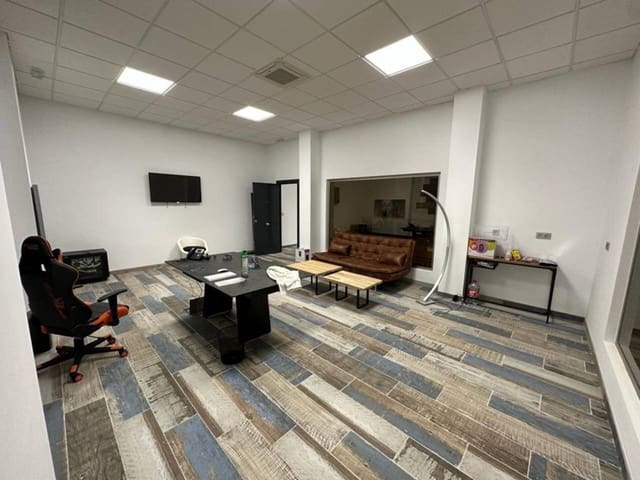 Commercial for sale in Los Montesinos - € 198,000 (Ref: 7767650)