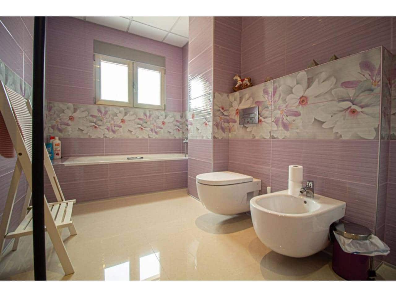 Chalet de 8 habitaciones en Alfaz del Pi / L'Alfàs del Pi en venta con piscina garaje - 1.890.000 € (Ref: 7913634)