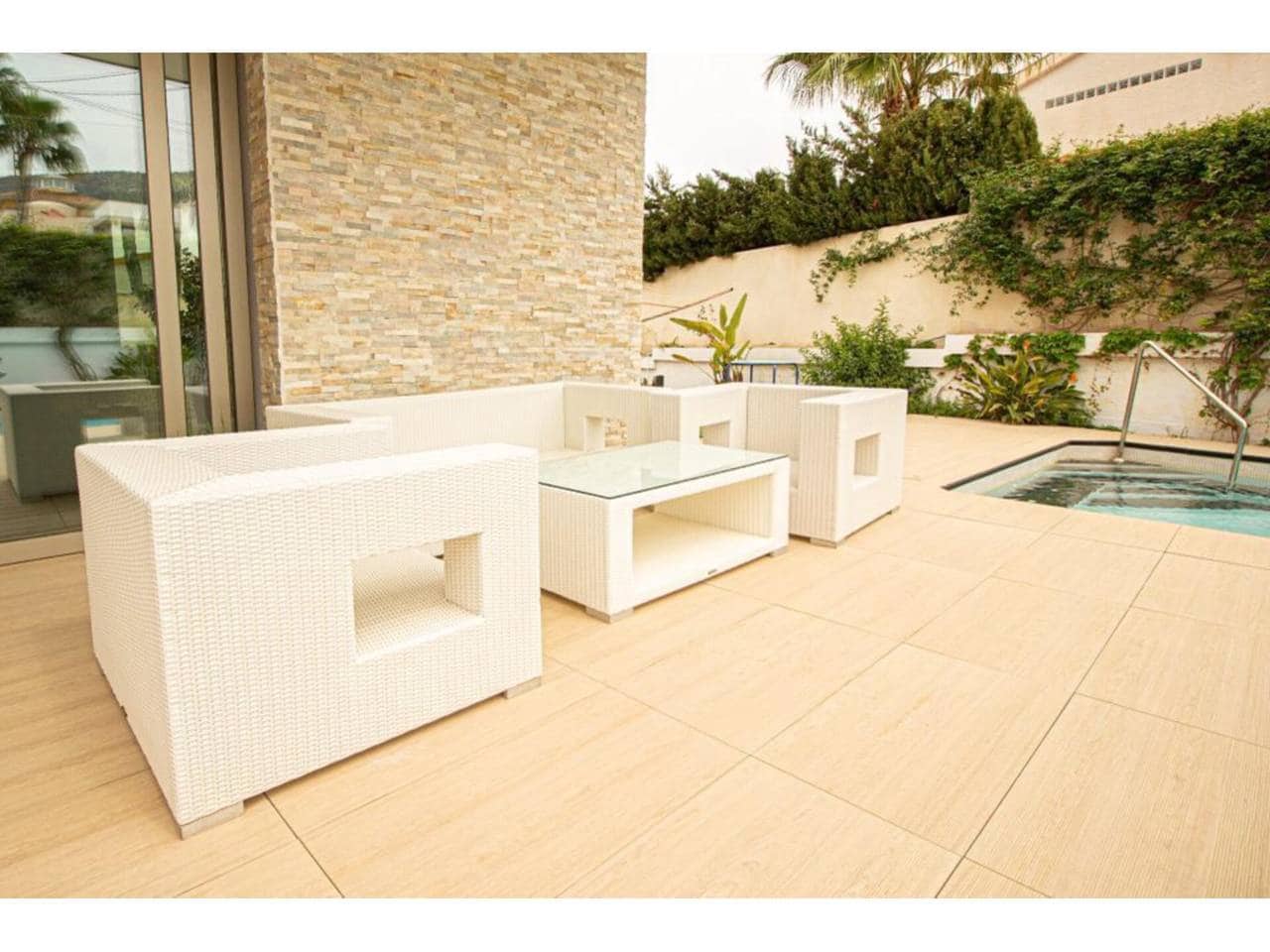 Chalet de 8 habitaciones en Alfaz del Pi / L'Alfàs del Pi en venta con piscina garaje - 1.890.000 € (Ref: 7913634)